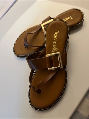 Toscanella Brown Buckle Toe-Post Sandals